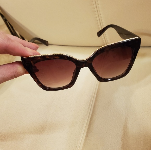 v italia sunglasses